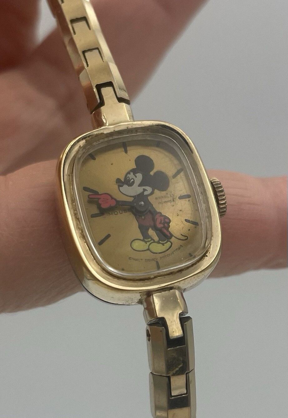 Bradley 17 Jewel Wind Up Mickey Mouse Hands Watch Keeps Good Time!